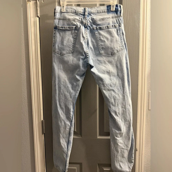 Aeropostale stretchy Cheeky jeggings distressed light blue denim Size 8 - Picture 6 of 8